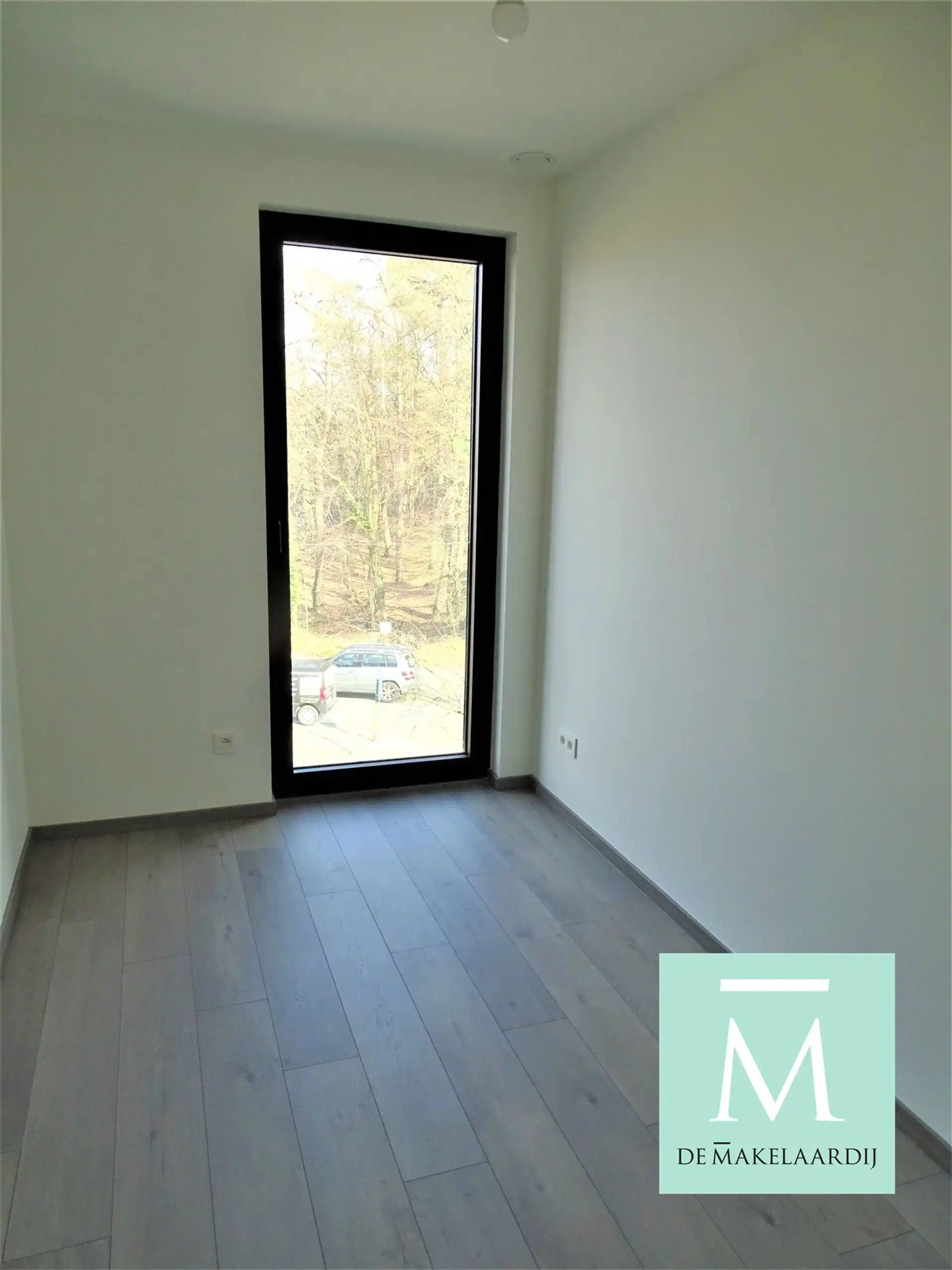 Aangenaam appartement, 2 slaapkamers, ruim terras (75m²), kelder en autostaanplaats foto 7