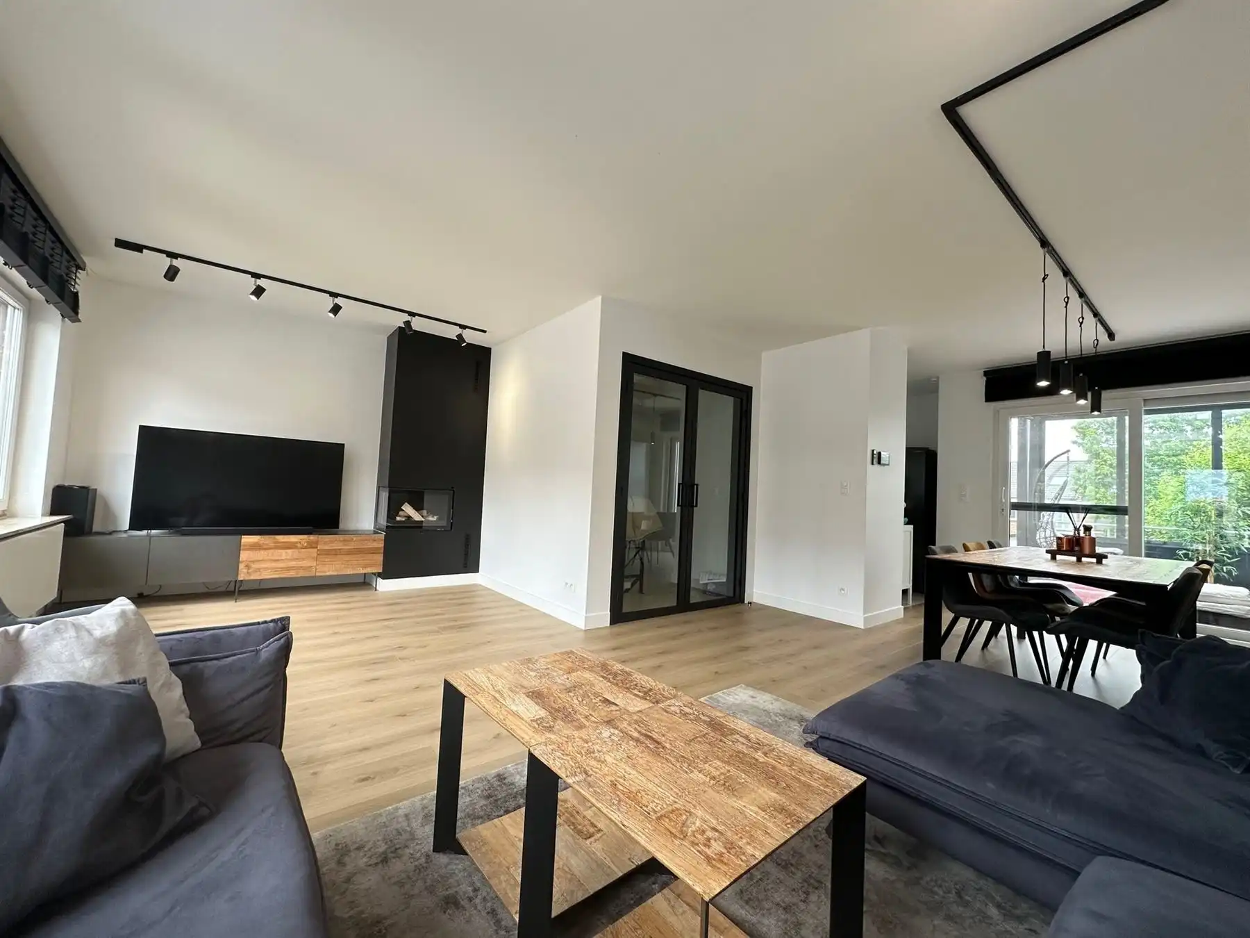INSTAPKALRE 3 GEVEL WONING MET GARAGE foto 4
