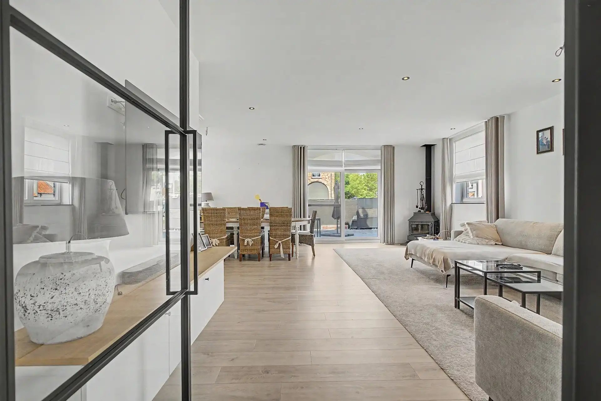 Recente Halfopen nieuwbouwwoning met 3 slaapkamers foto 8