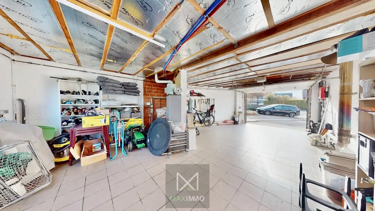 Instapklare gezinswoning met tuin en grote garage in Aalbeke foto 17
