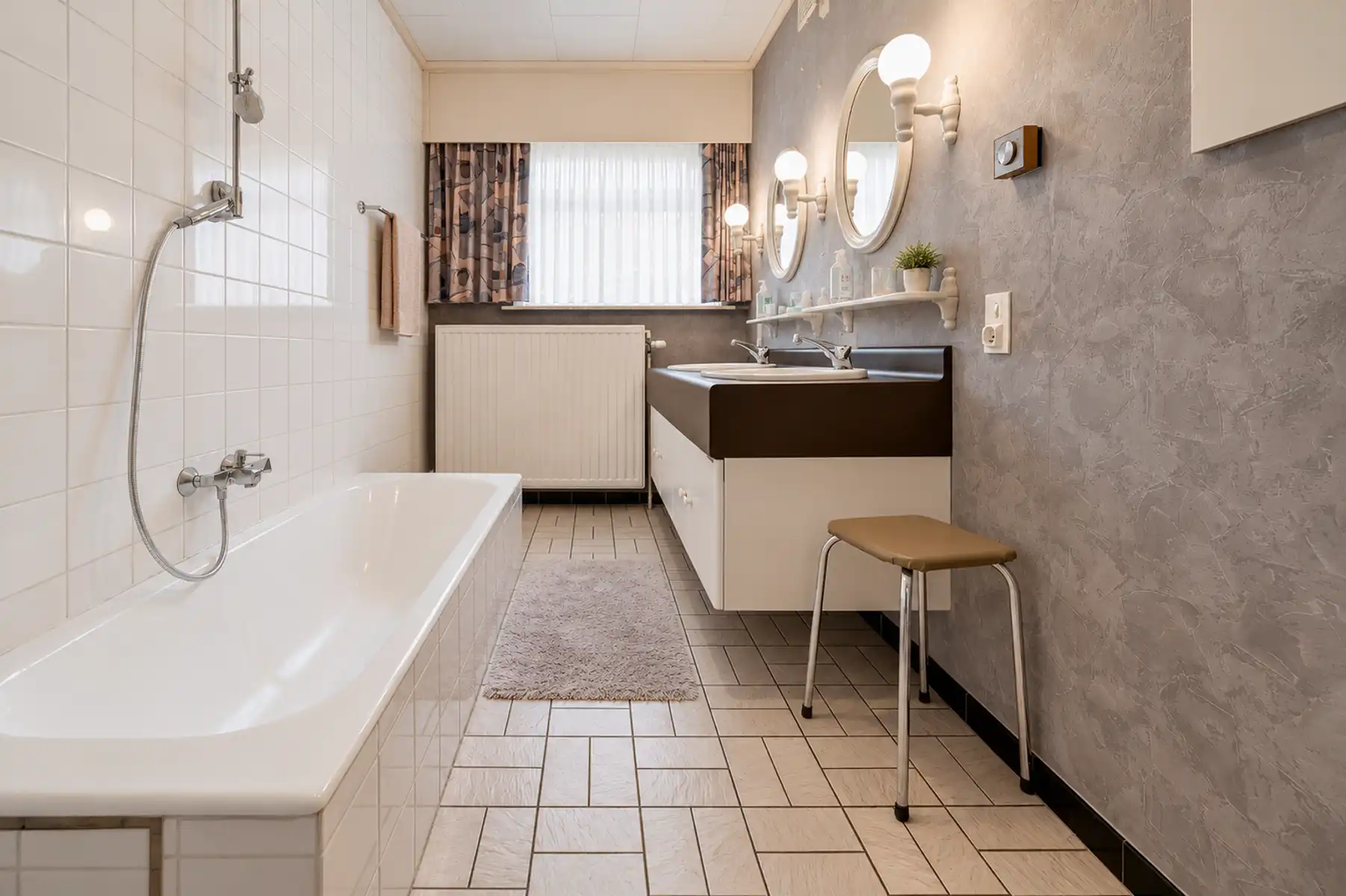 Ruime open bebouwing met prachtige tuin  foto 16
