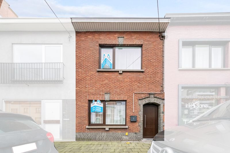 Roeselare - Stadsrand: Ruime, vernieuwde tussenwoning met 195m² woonoppervlakte & 4 slaapkamers foto 2