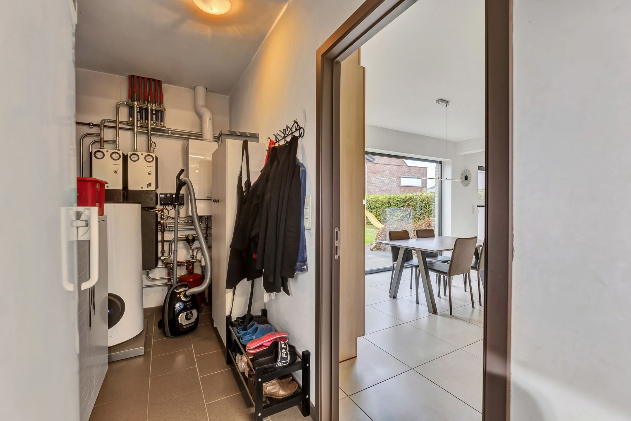 Landelijk gelegen villa met 4 slaapkamers te Pajottegem foto 9