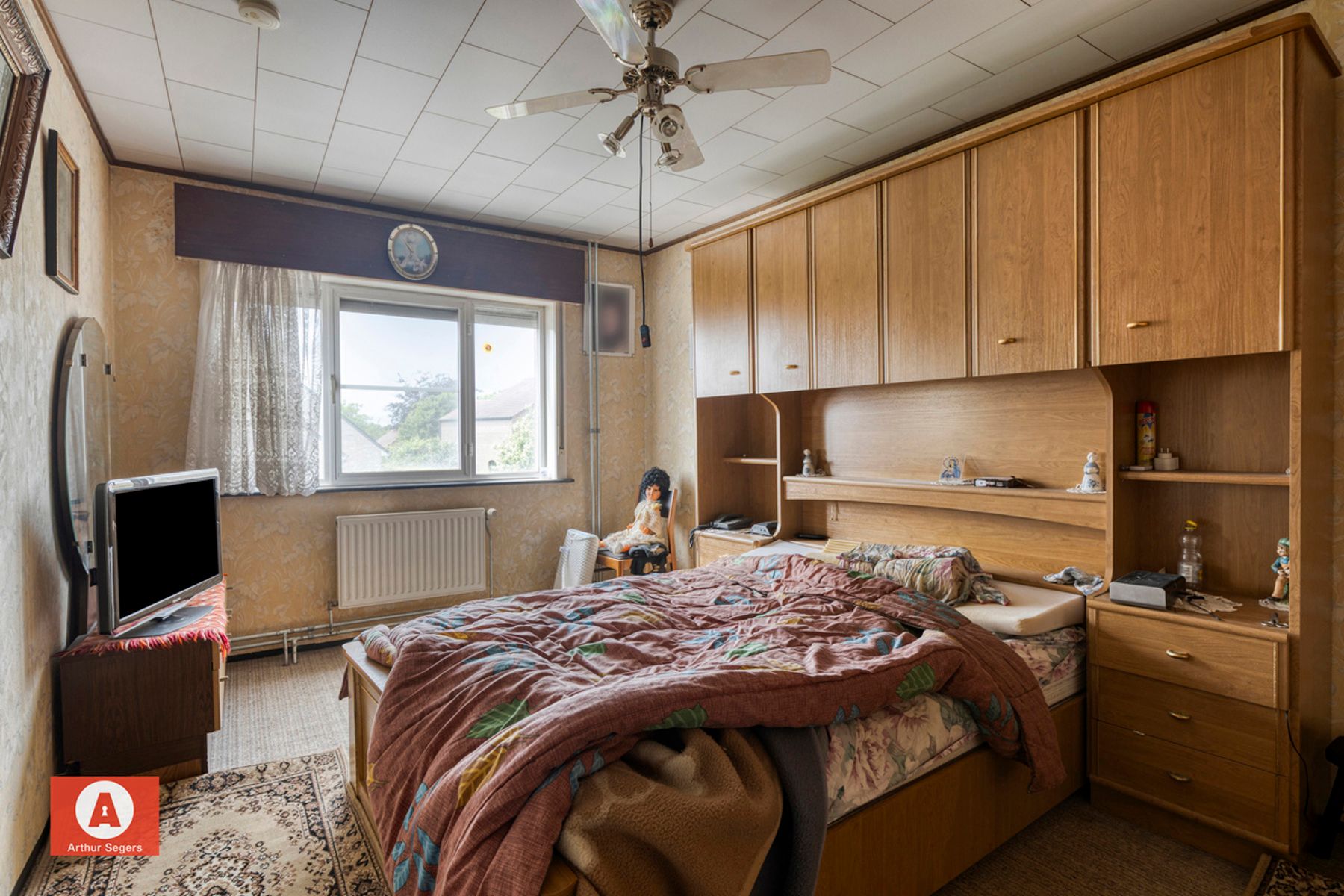 Te renoveren half-open bebouwing op gunstige ligging foto 16
