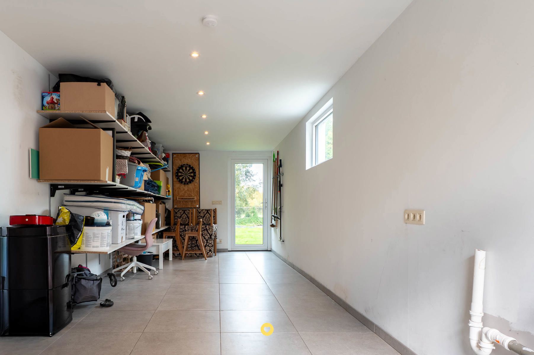 Gerenoveerde HOB met 3 slaapkamers, tuin en grote garage foto 17