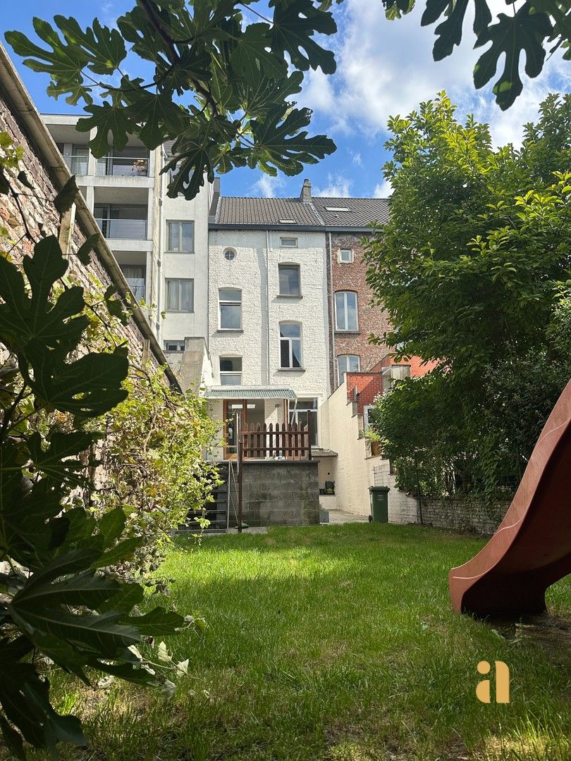 Karaktervol herenhuis waar licht, ruimte & zon elkaar ontmoeten foto 2