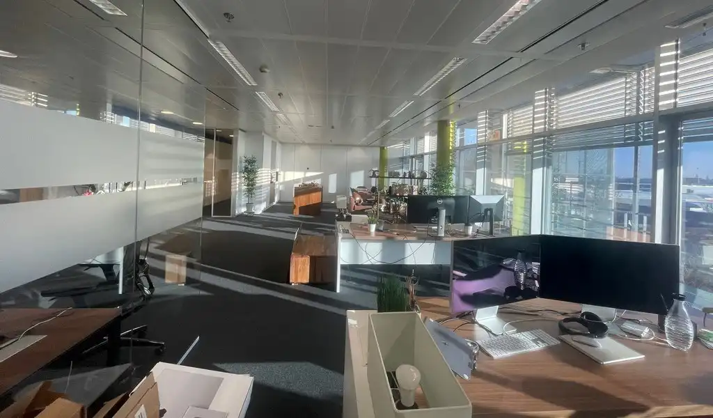 Kantoorruimte met dienstverlening in Lier foto 7