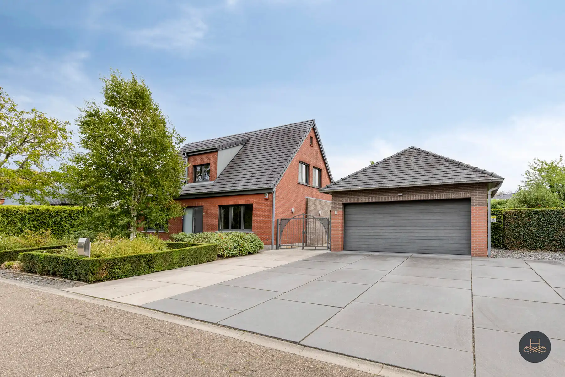 Energiezuinige, vrijstaande woning met prachtige tuin foto {{pictureIndex}}
