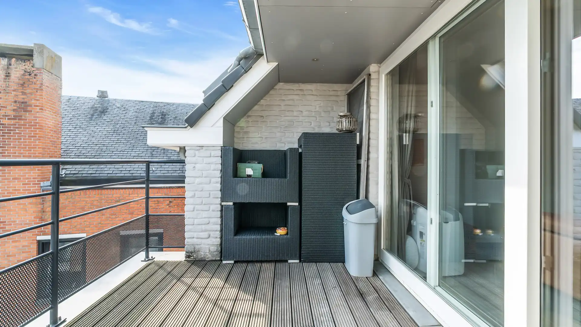 Unieke loft met terras en private parking. Uitstekende ligging aan de vernieuwde Markt. foto 10