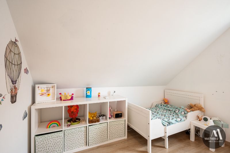 Recente energiezuinige woning met grote tuin foto 19
