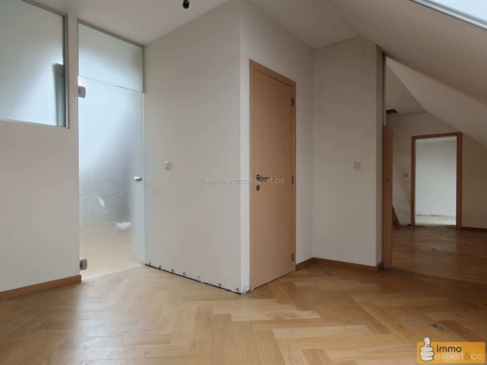 TERNAT: Super gelegen woning / Nieuw dak foto 16