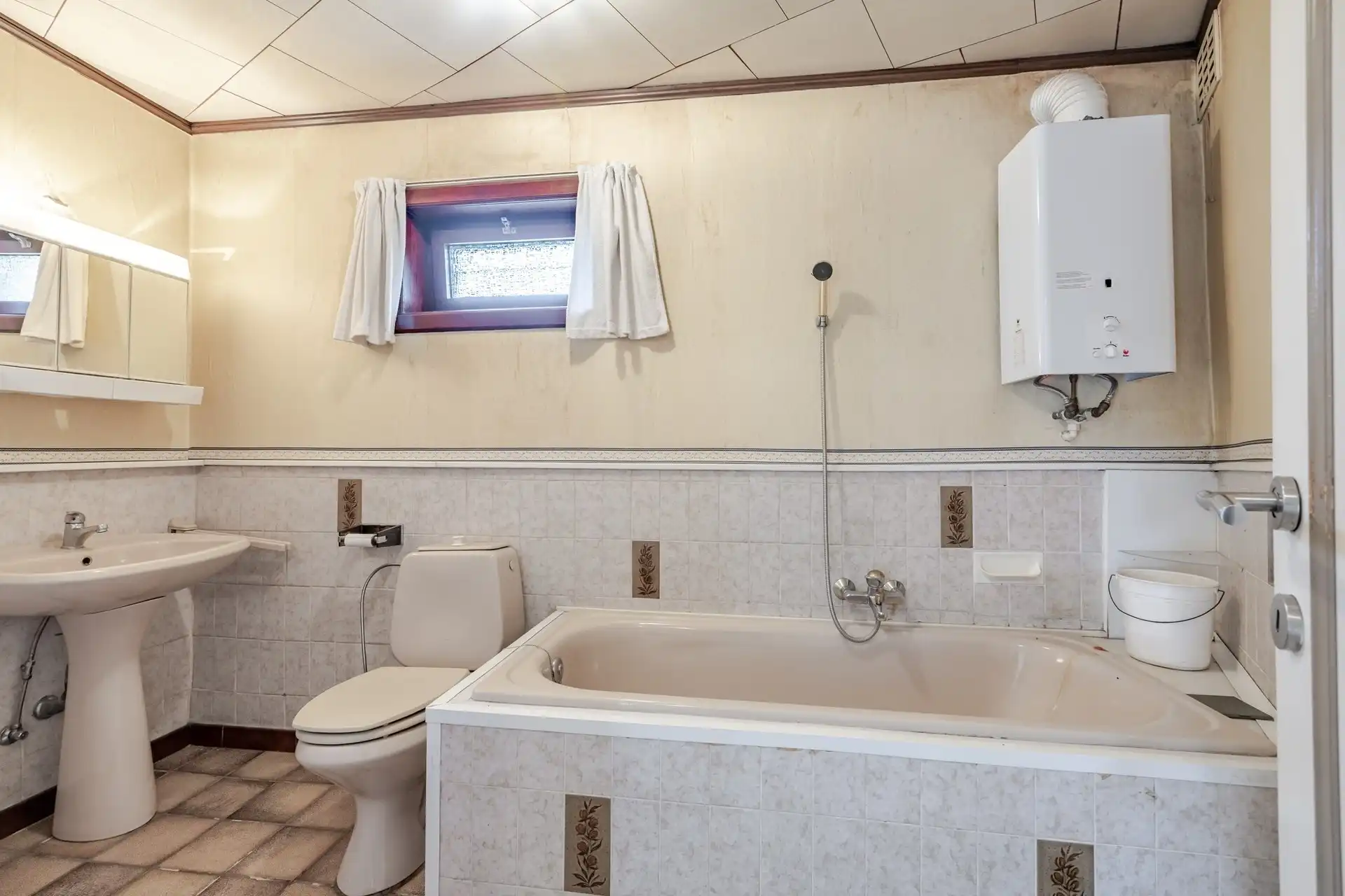 Te renoveren woning op toplocatie! foto 18