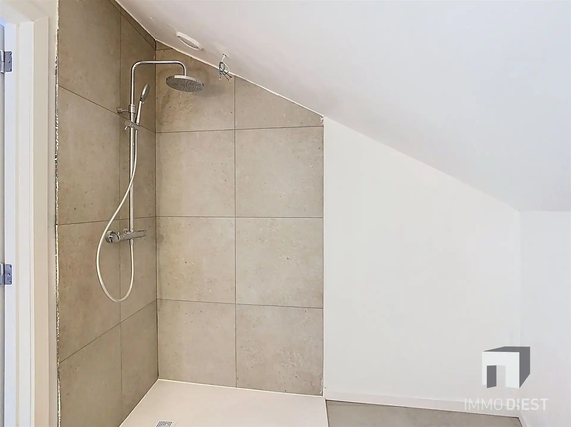 Knap appartement met terras en 1 slpk - centrum Diest - veel lichtinval foto 11