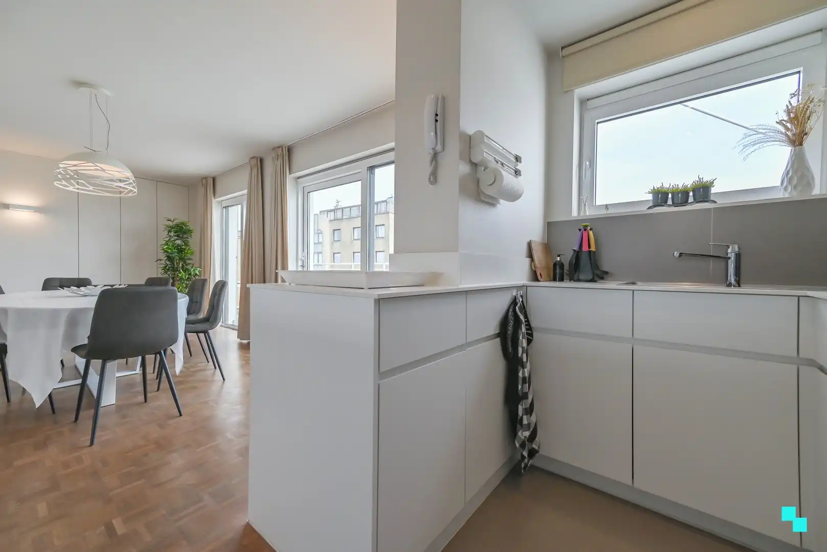 Stijlvol penthouse met zeezicht, royale terrassen en een dubbele garagebox foto 10
