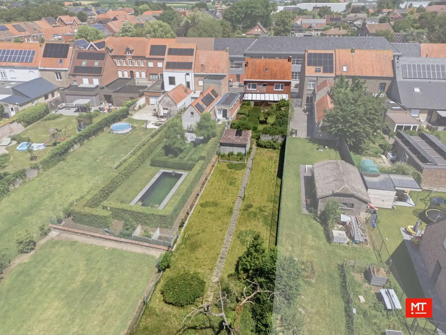 Kloeke te renoveren woning met 4 slaapkamers, grote tuin en garage in het centrum van Langemark foto 26