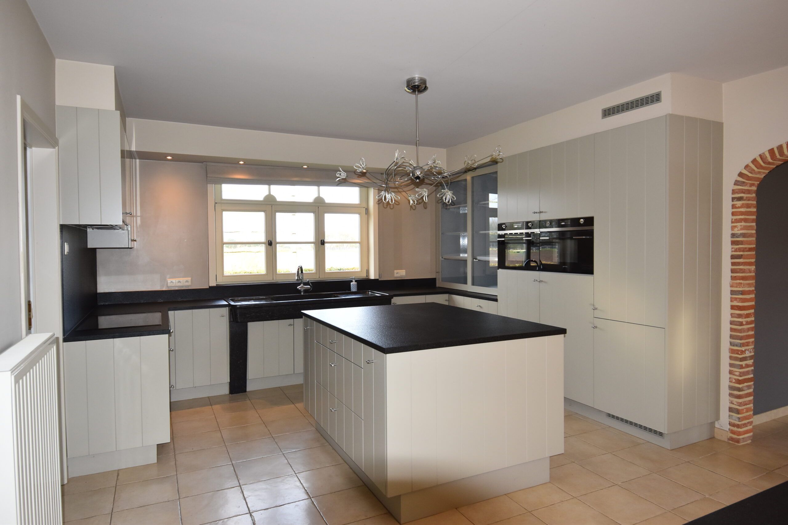 Landhuis met bijgebouw (kantoor+garage) in Moerbeke foto 5