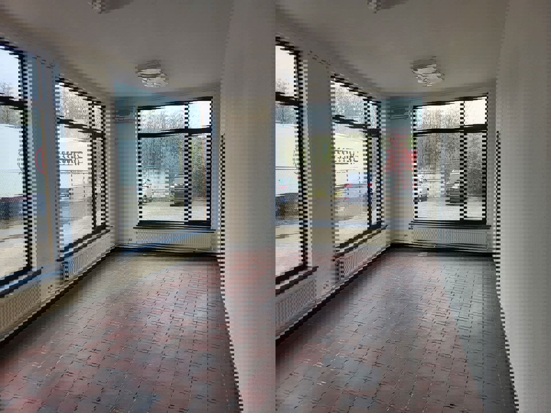 GENK TE HUUR: Grote bedrijfshal-Kantoor-Conciërgewoning foto 20