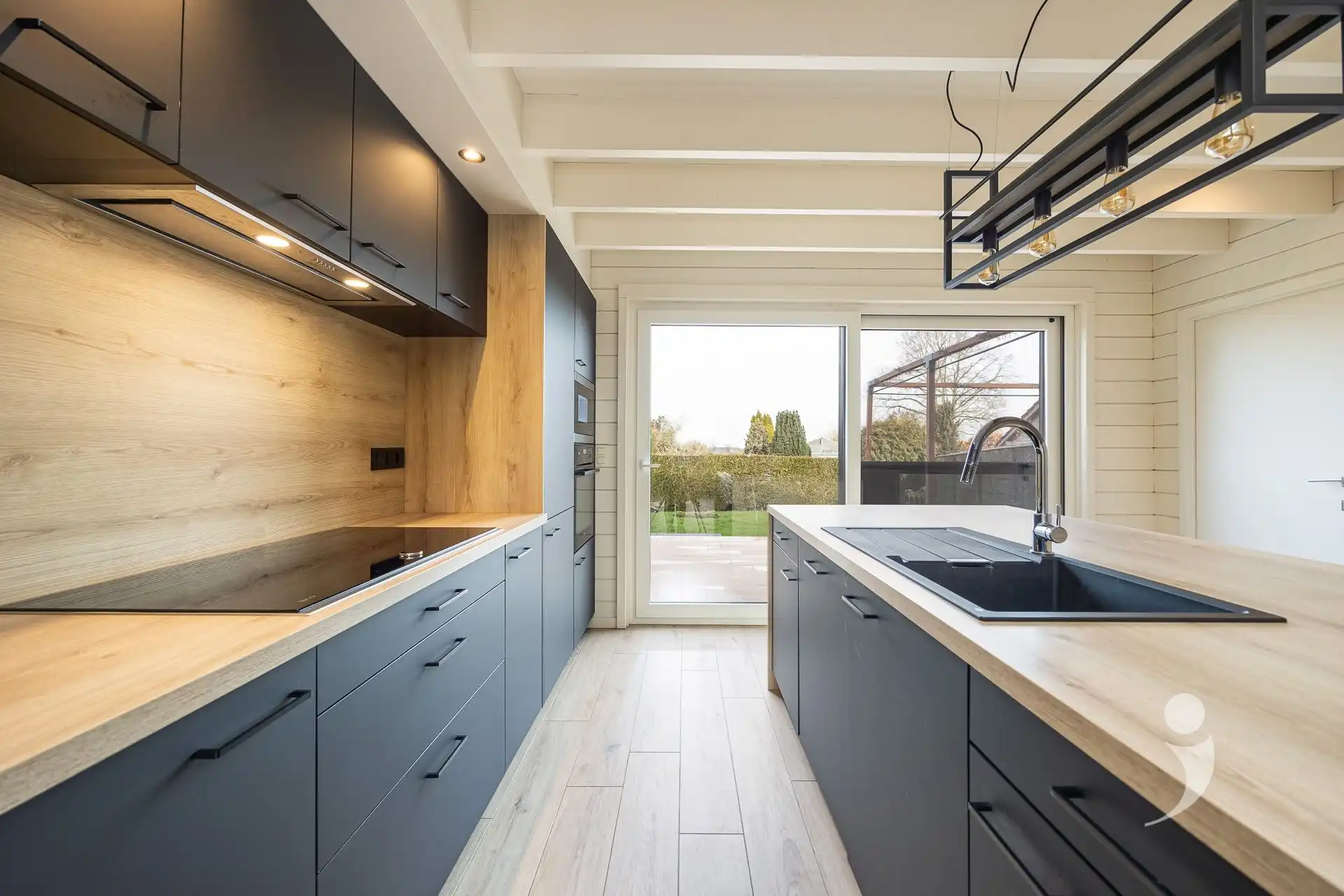 Knappe gezinswoning op een toplocatie!  foto 12