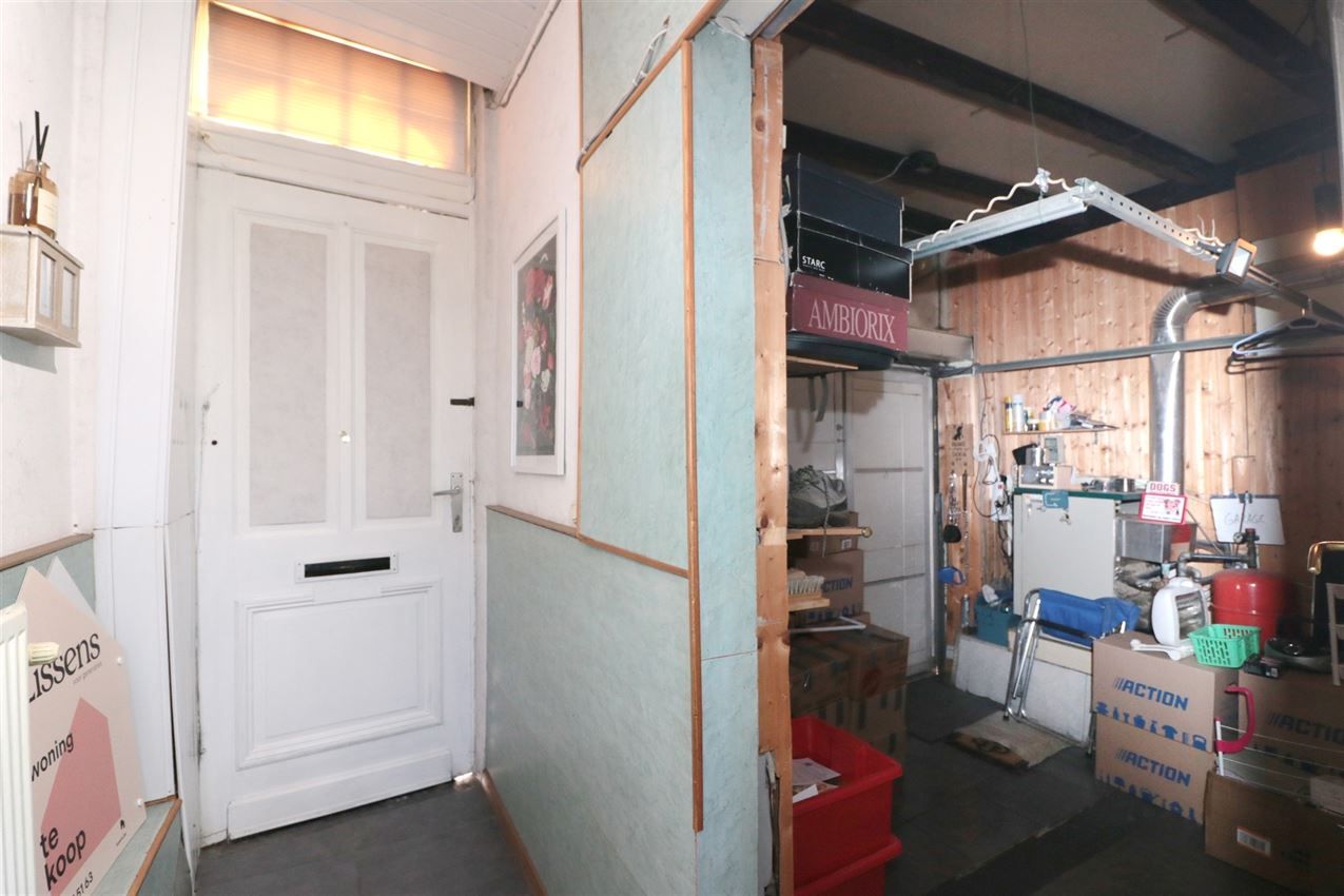 omgeving station en ziekenhuis, stadstuin, label D, neogotische stijl foto 41