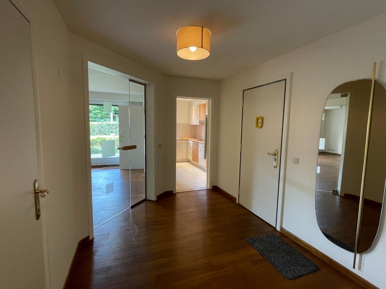 Ruim gelijkvloersappartement 144m² met 2 terrassen en tuintje foto 3