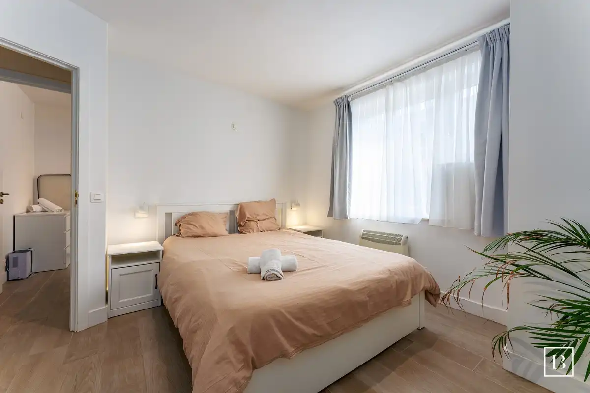 Gerenoveerd 2 slaapkamer appartement met parking te Wenduine foto 14