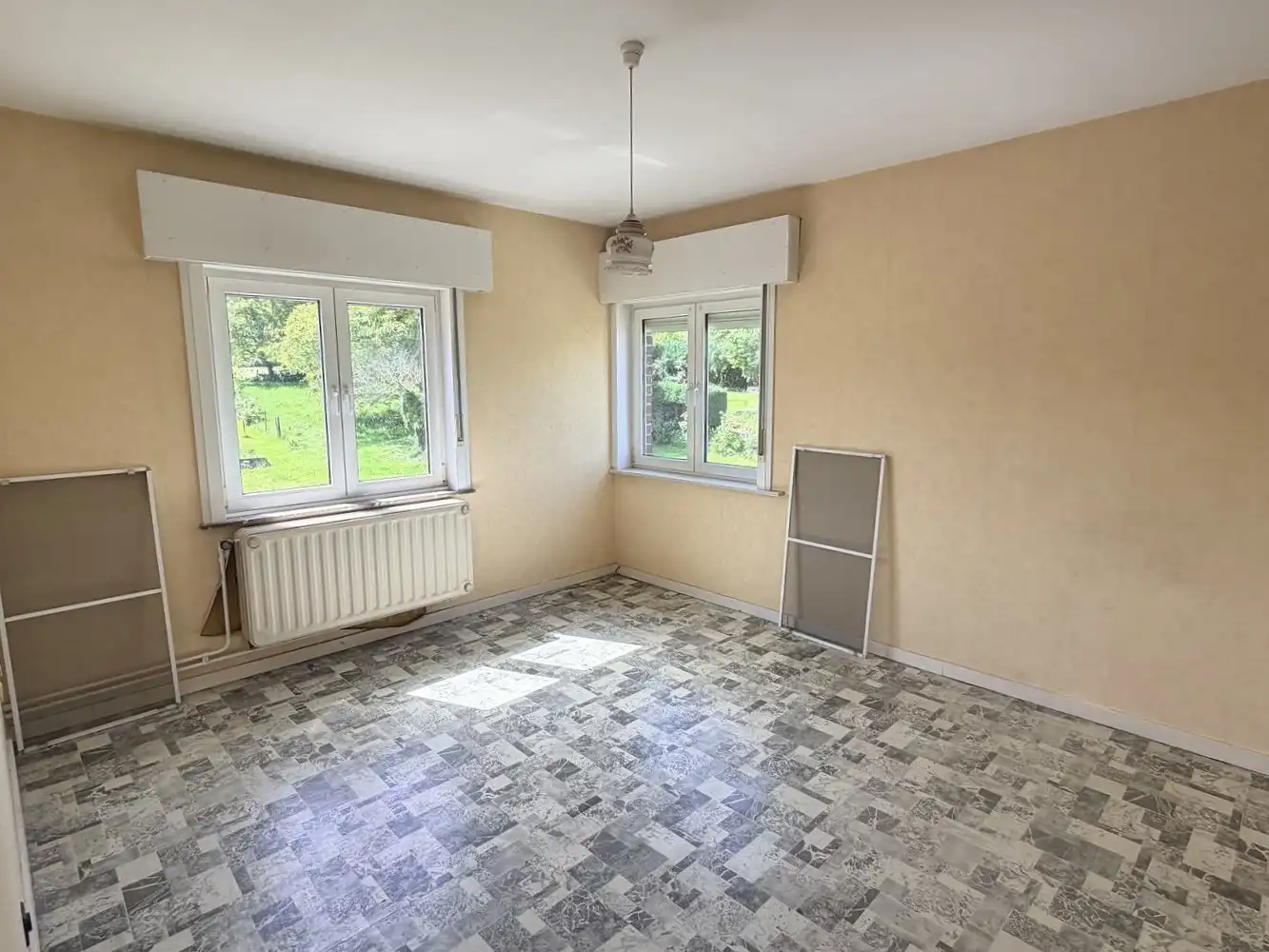 Charmante te renoveren woning op een perceel van ca. 15 are met zuidgerichte tuin foto 14