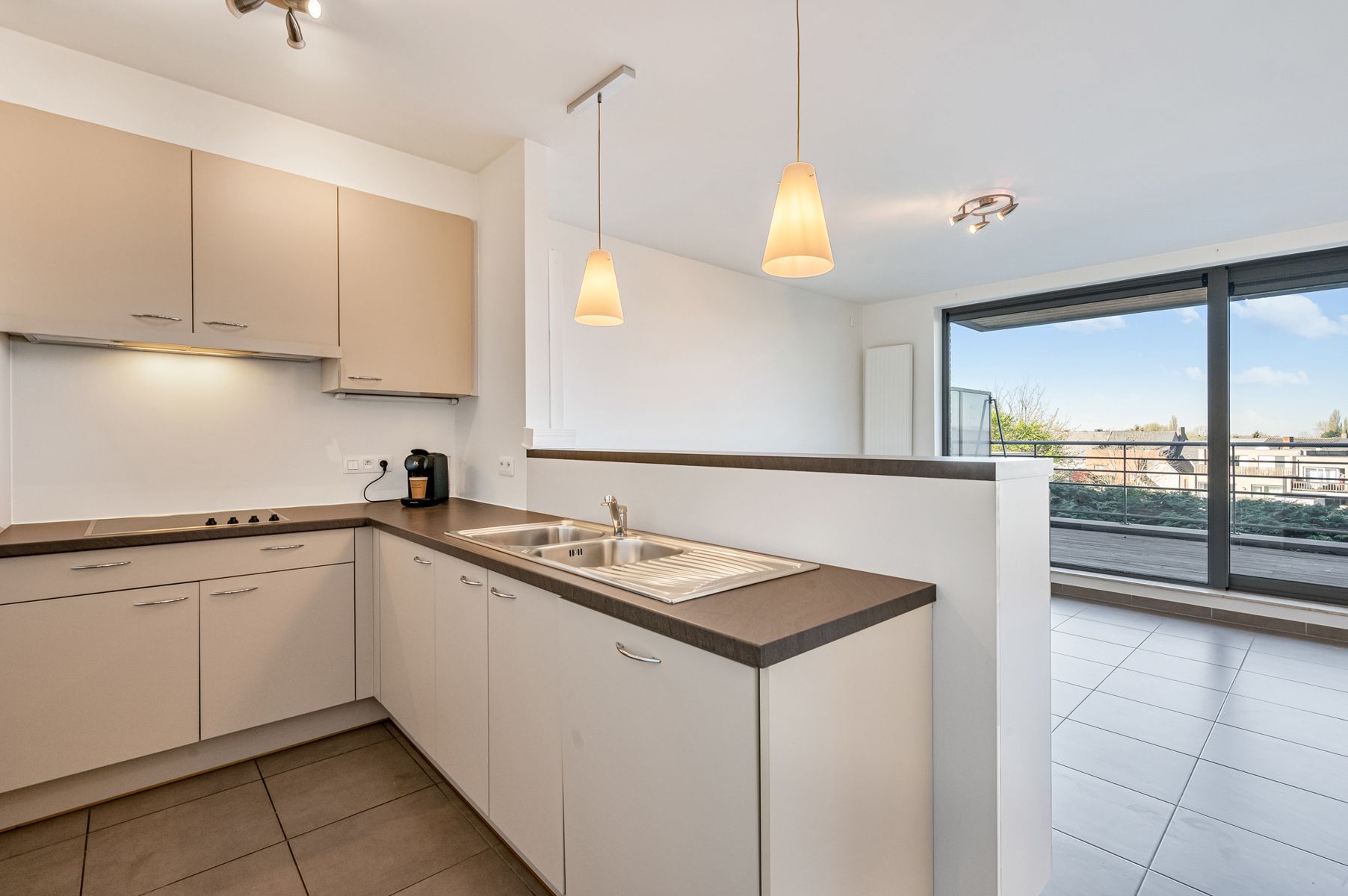 Instapklaar appartement met privé tuin en zonneterras foto 7