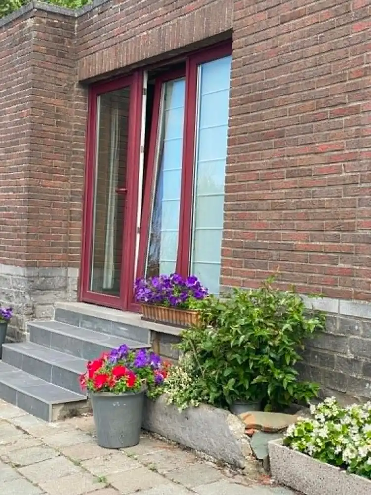Charmante 3-gevelwoning met 2 slaapkamers, ruime zolder en tal van mogelijkheden foto 4
