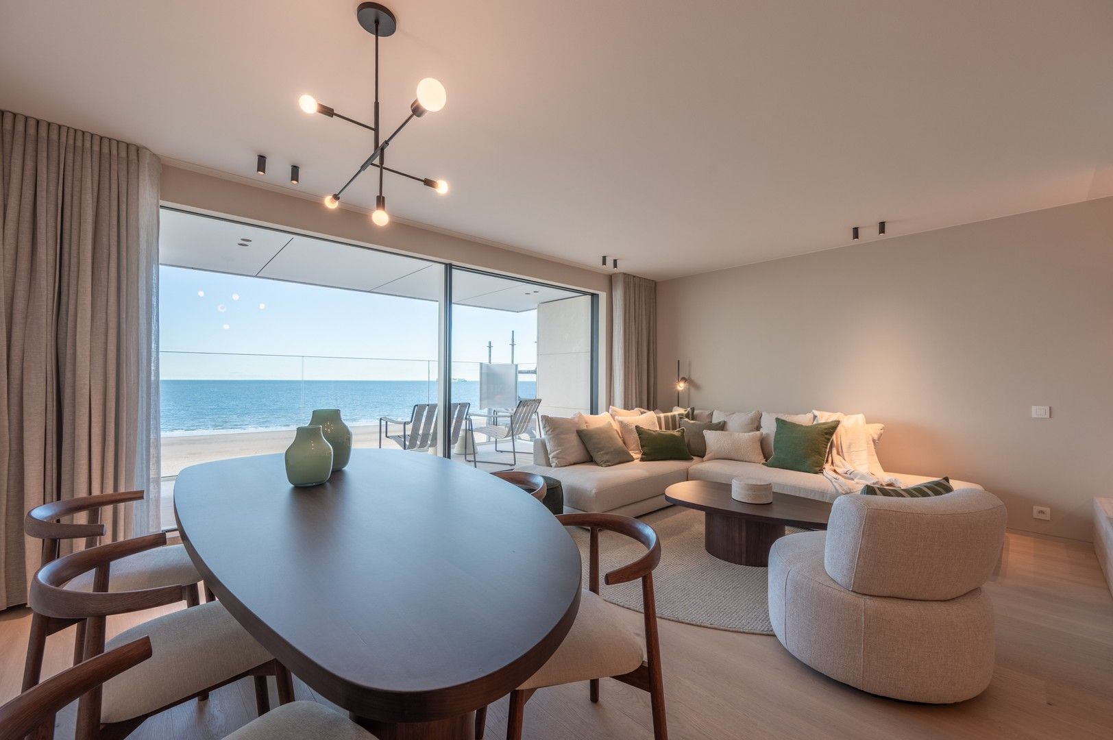 Luxueus appartement in het Zoute met 3 slaapkamers en frontaal zeezicht. foto 2