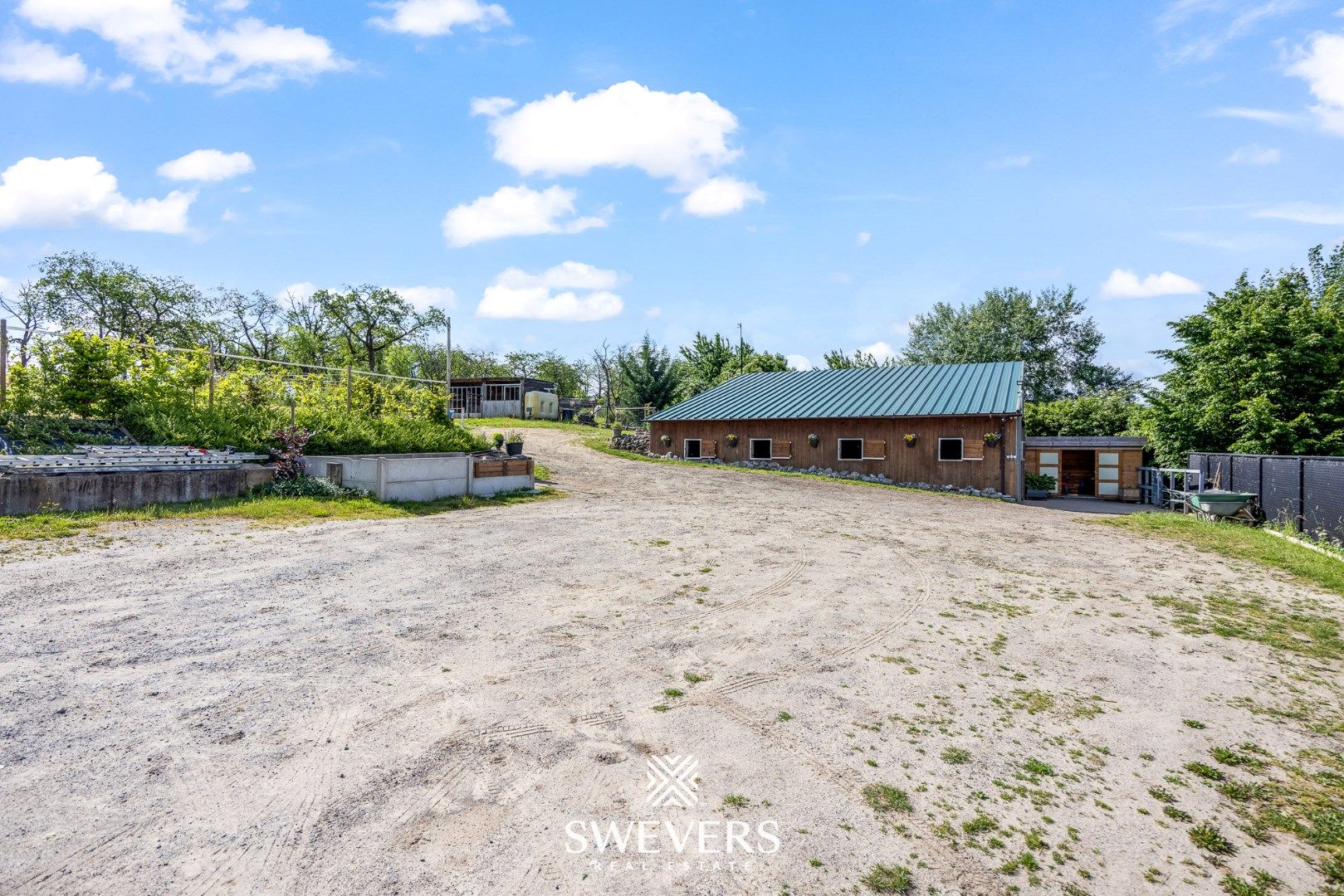 Instapklare halfopen woning met paardenaccommodatie op 73a in Sint-Truiden foto 32
