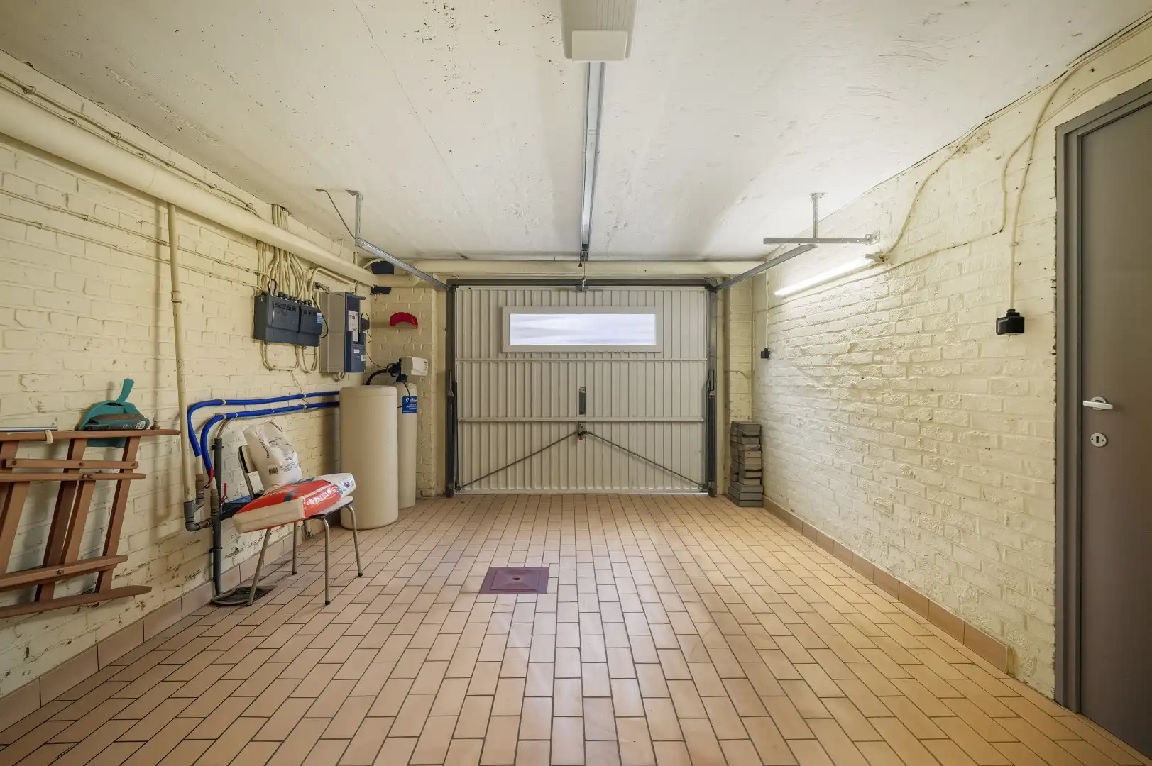 Op te frissen halfopen bebouwing op de Tiense stadsrand foto 21