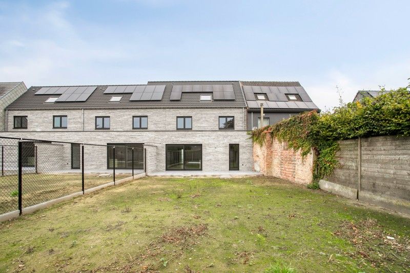 Prachtige, verrassend ruime nieuwbouwwoning met 3 slaapkamers én inpandige garage te koop in Dentergem! foto 23