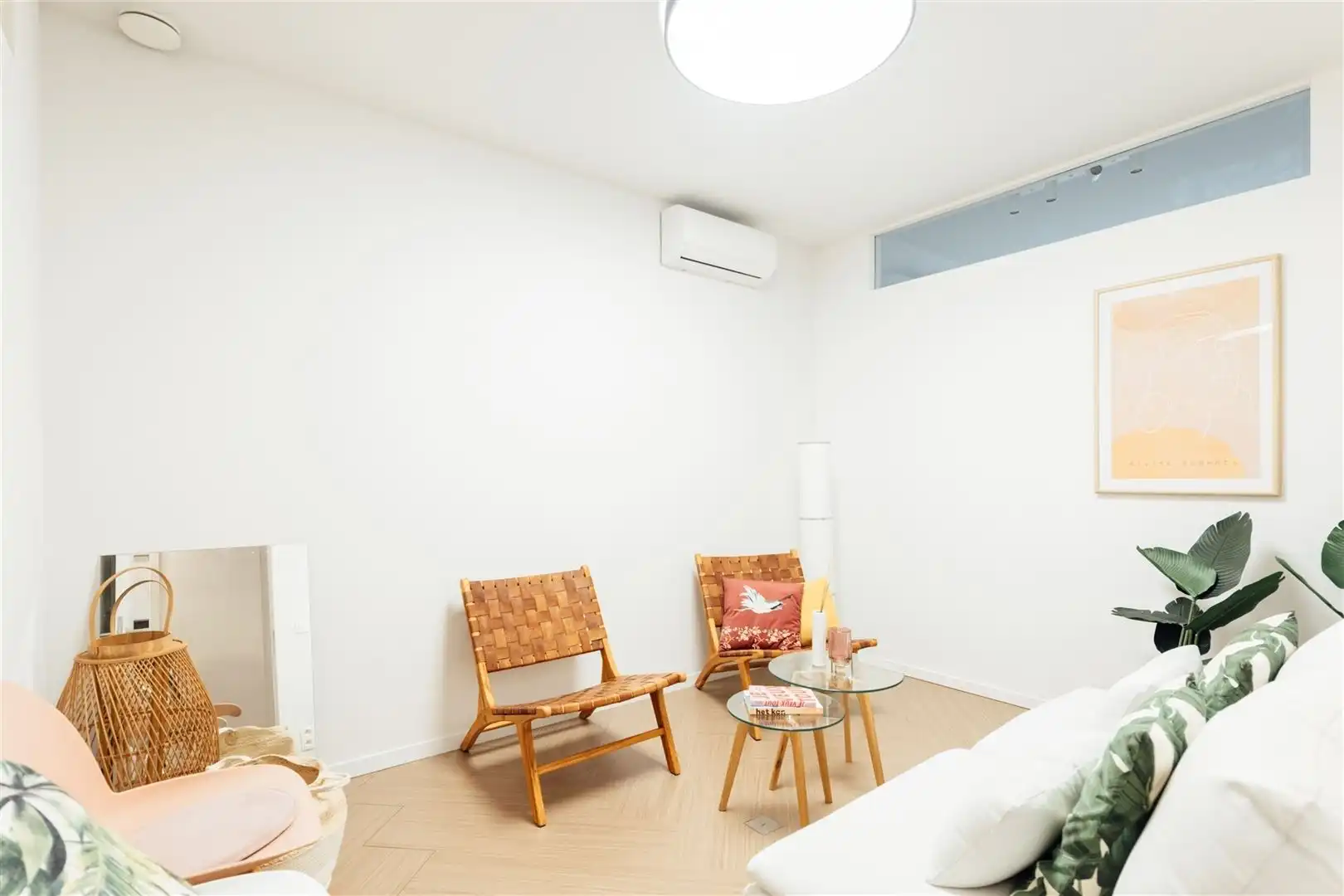 Opbrengsteigendom met praktijk en duplex appartement foto 4
