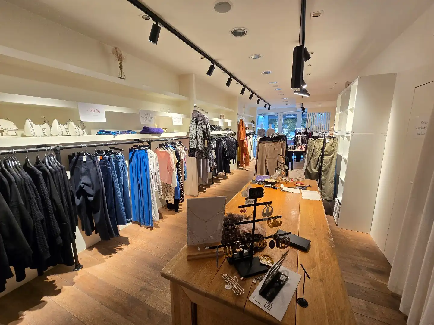 Handelsruimte, 72m² + kelder, op enkele passen van de Grote Markt foto 11