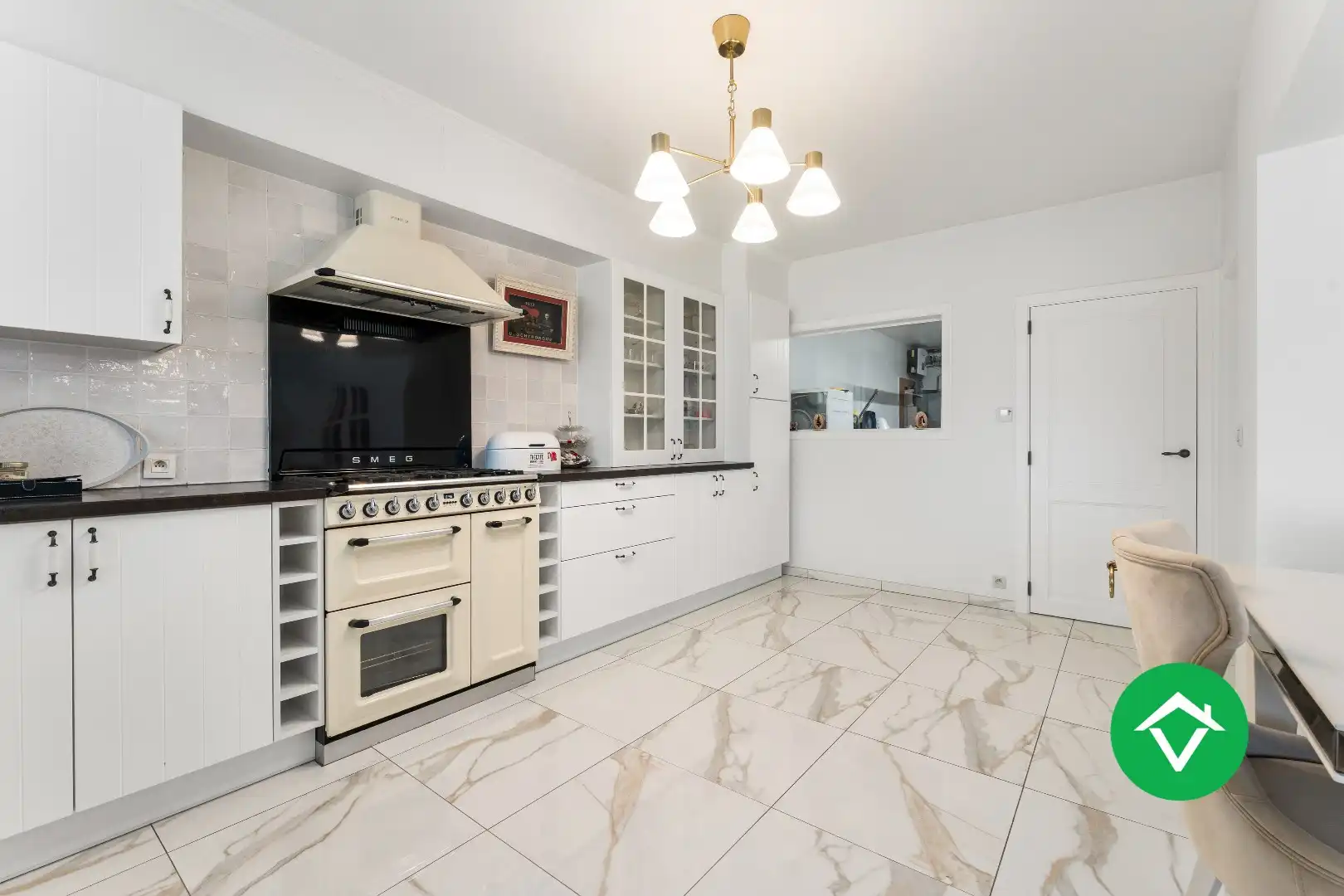 Ruime, instapklare woning met 5 slaapkamers, tuin en garage te Roeselare foto 8
