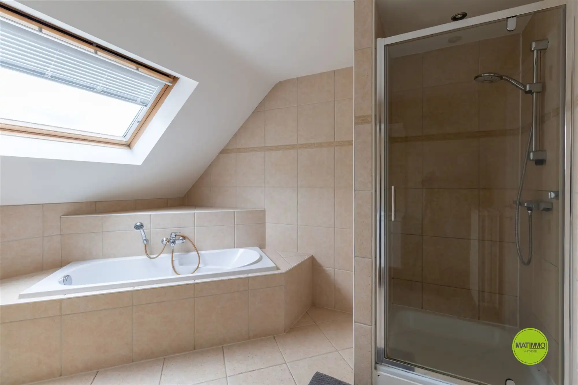 Instapklare vrijstaande woning met praktijkruimte foto 20