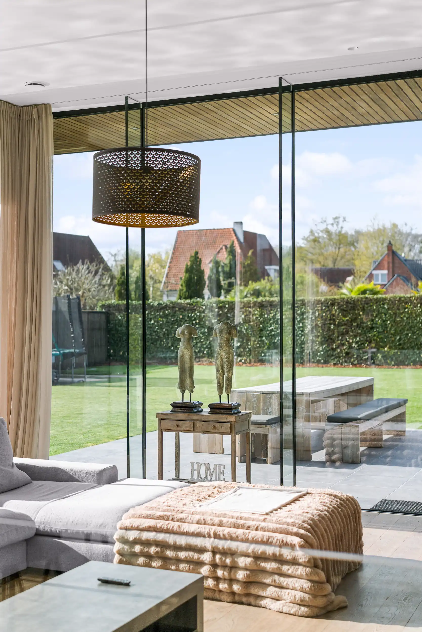 Designvilla in residentiële, doodlopende, woonwijk foto 7