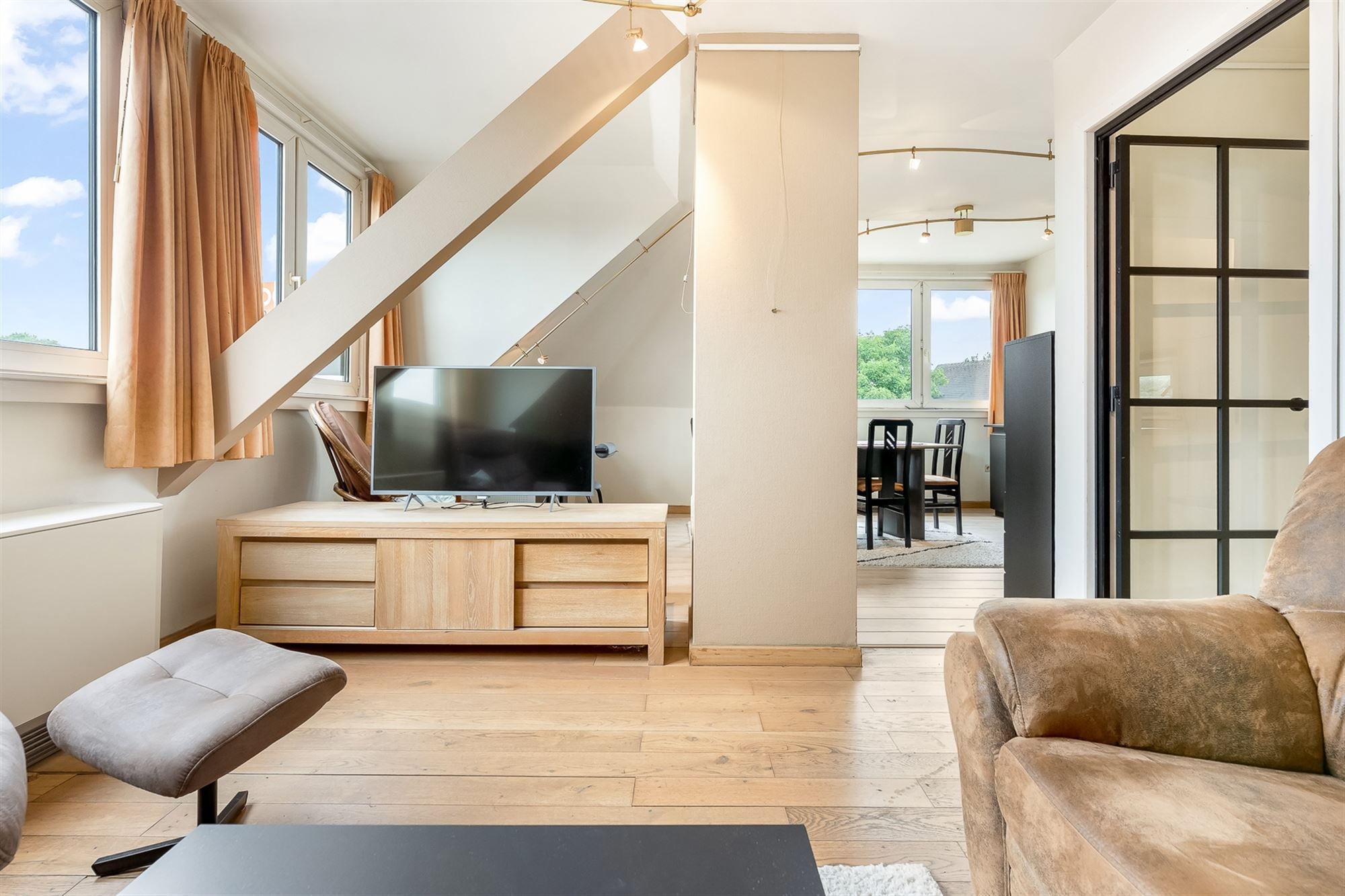 INSTAPKLAAR APPARTEMENT MET RUIM ZONNETERRAS PAL IN CENTRUM BALEN foto 2