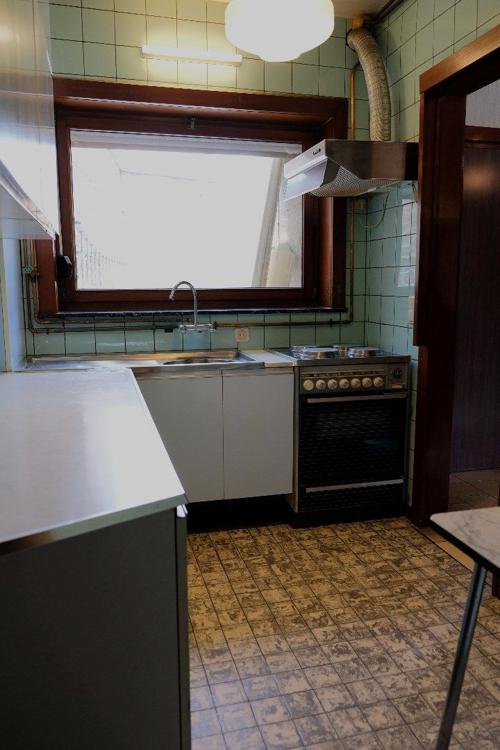 Ruime woning met garage, bijgebouwen en tuin en veel potentieel voor extra slaapkamers foto 7