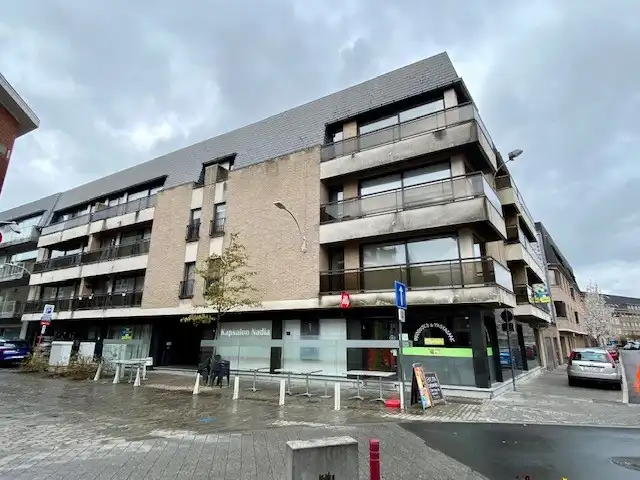 Gelijkvloerse handelsruimte van 110 vkm op een boogscheut van de Markt van Deinze foto 9