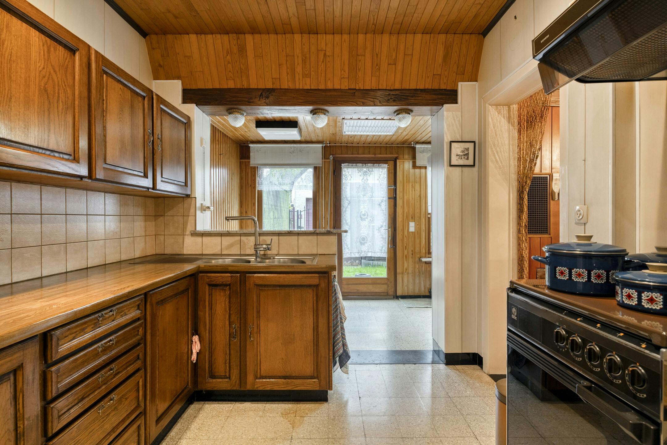 Huis met 3 slaapkamers en garage te koop in Berendrecht!  foto 7