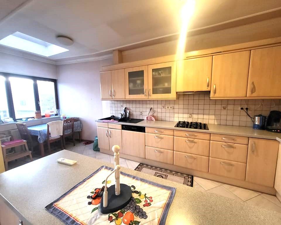 Depot met ruim bovenliggend appartement. foto 10