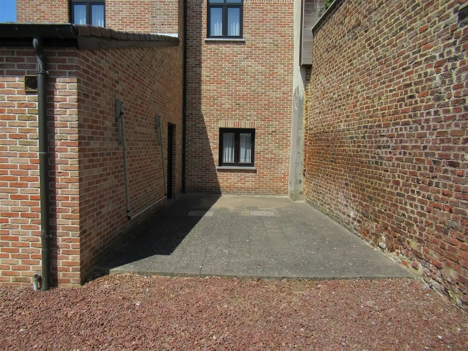 Gelijkvloers appartement met garage. foto 20