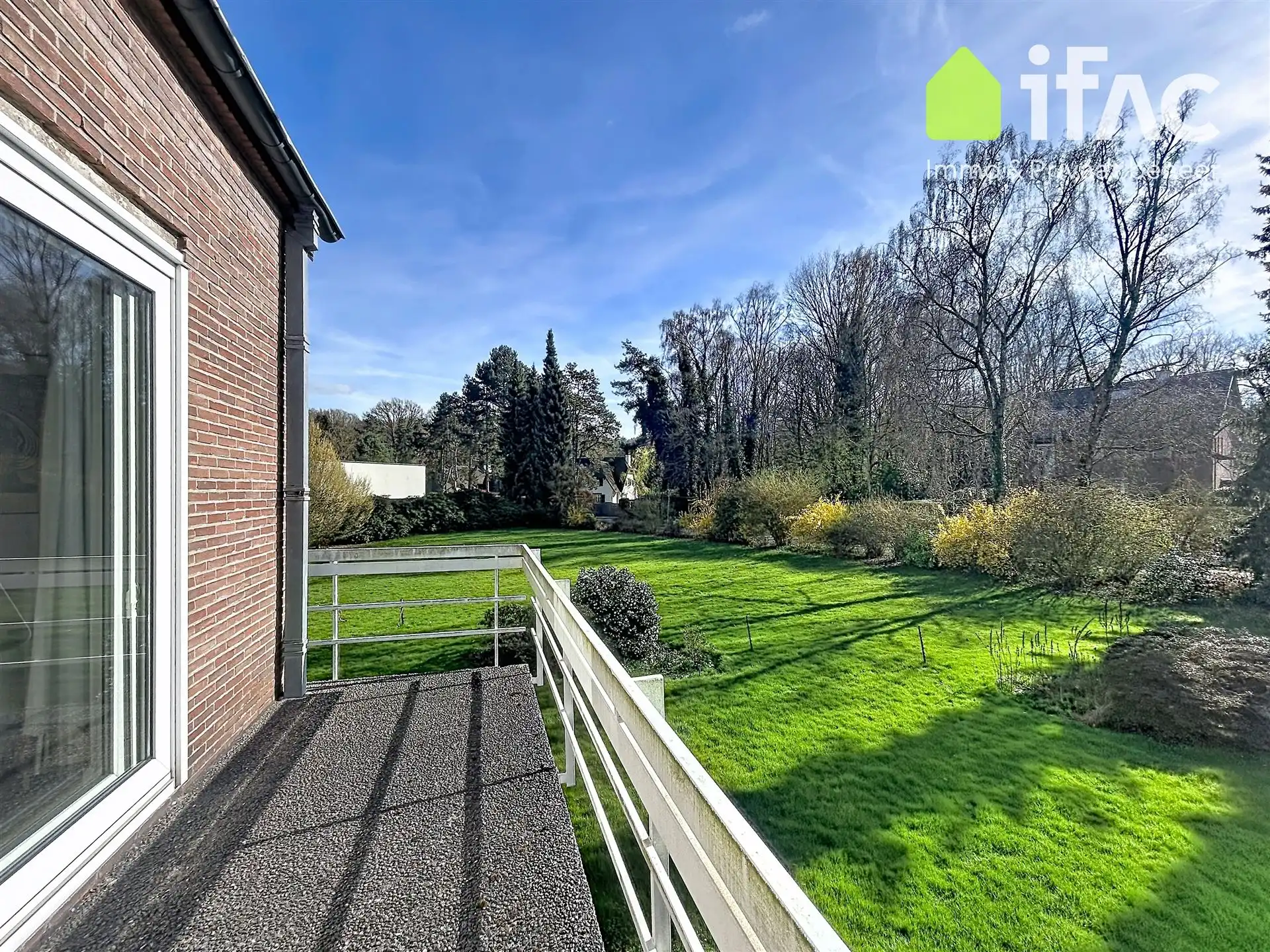 Fantastisch gelegen villa met heel veel lichtinval foto 21