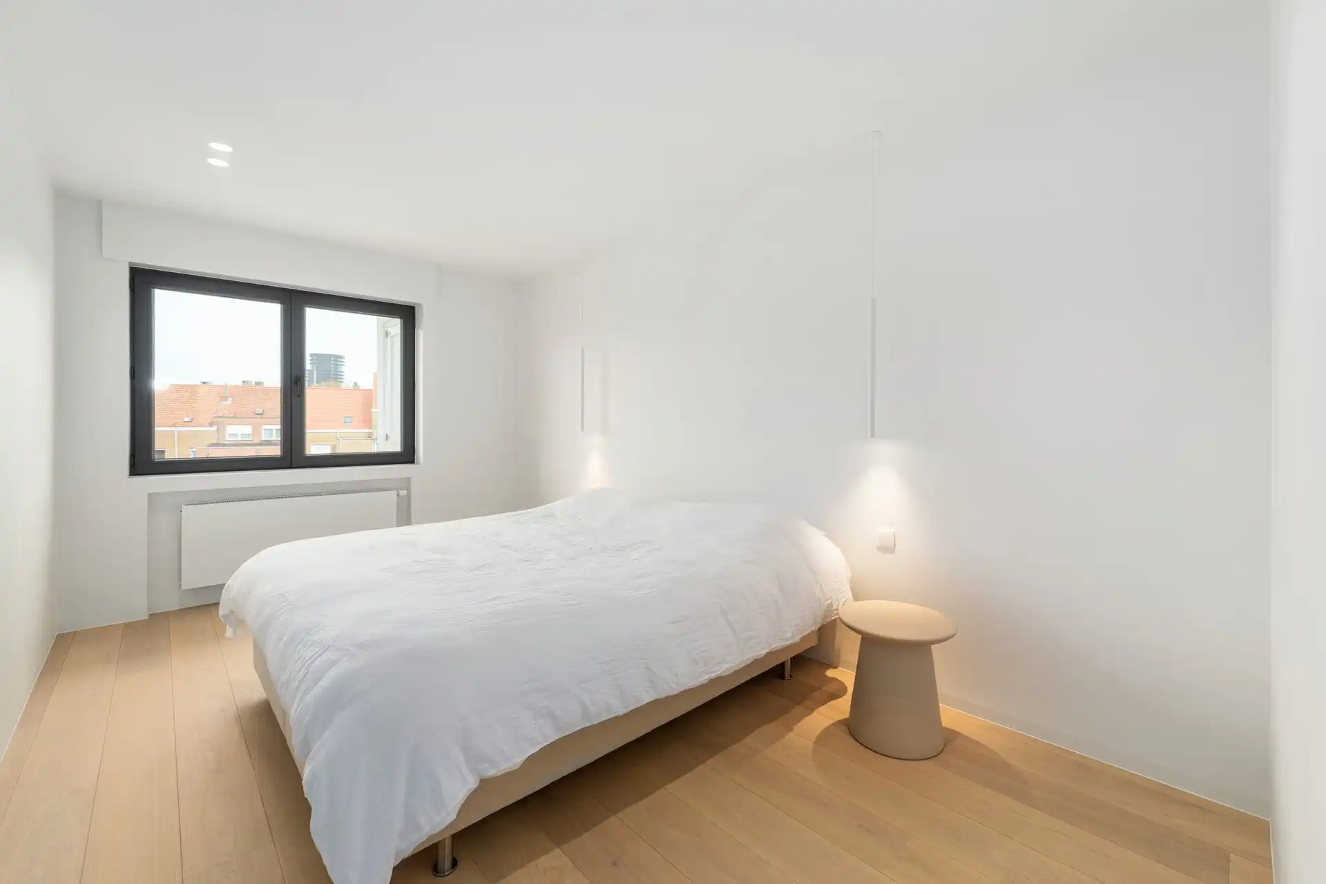 Tot in de puntjes gerenoveerd appartement foto 9