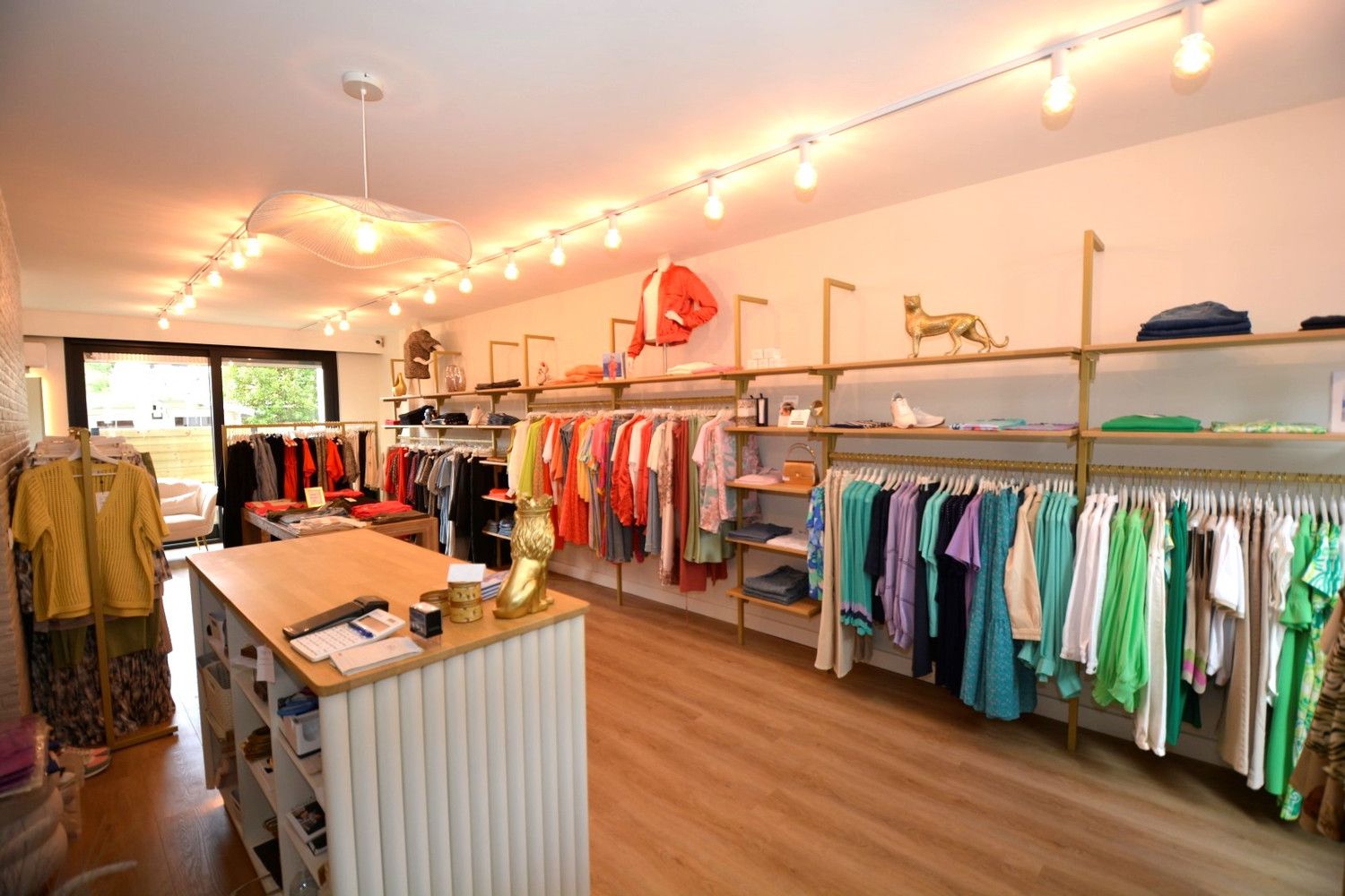 HANDELSGELIJKVLOERS TE CENTRUM WOMMELGEM! foto 4
