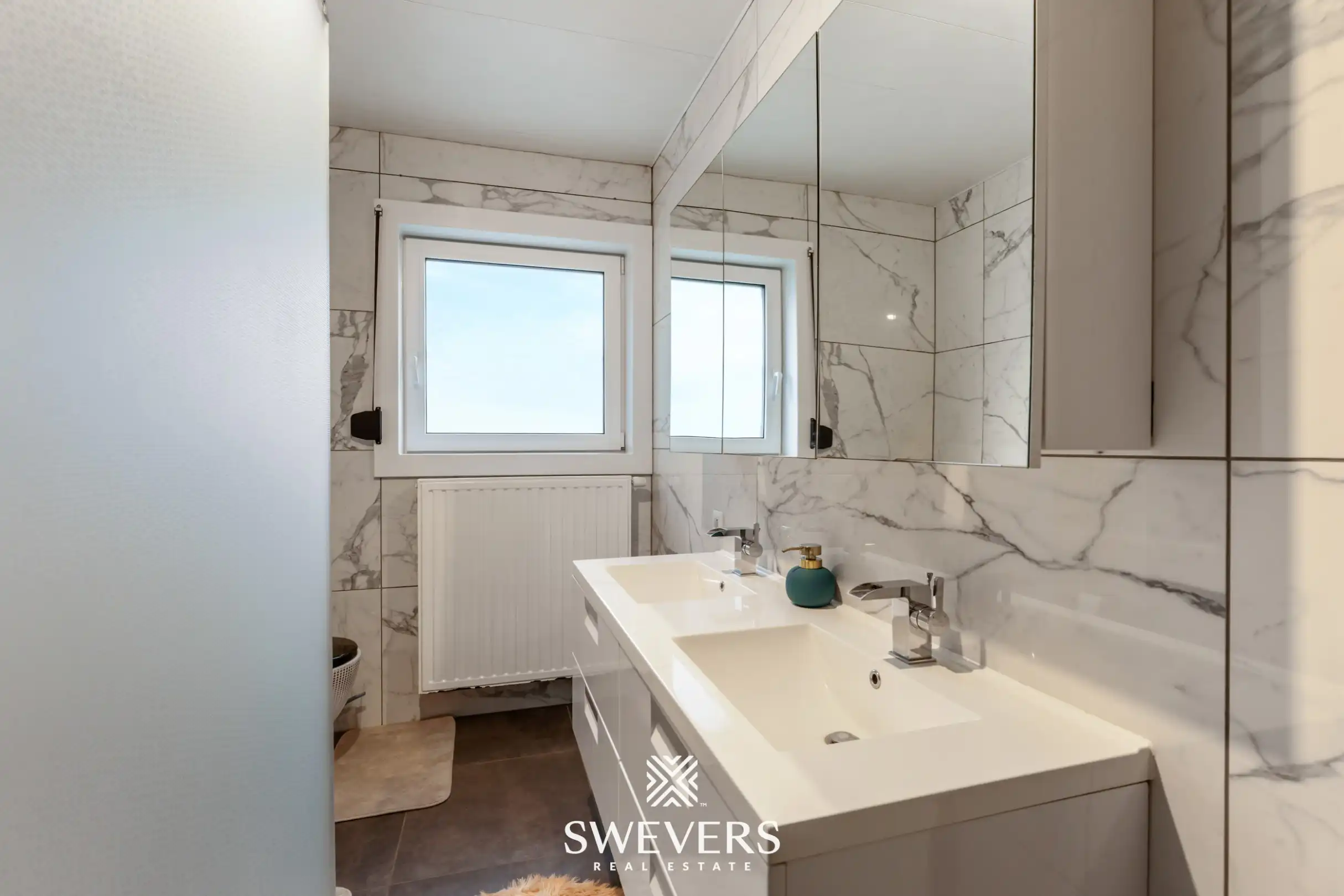 Gerenoveerde woning met 4 slaapkamers op 11a foto 10