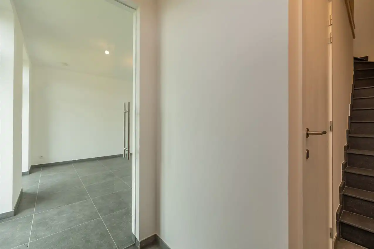 Nieuwbouw met vier slaapkamers, mooie tuin en centrale ligging foto 13