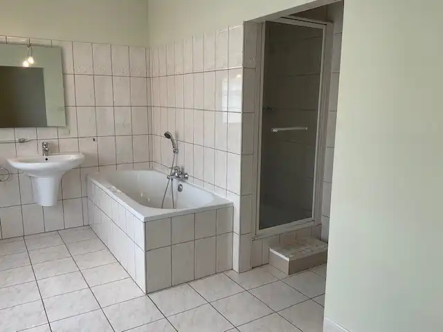 Gelijkvloersappartement met 2 slaapkamers, 2 badkamers en tuin foto 13