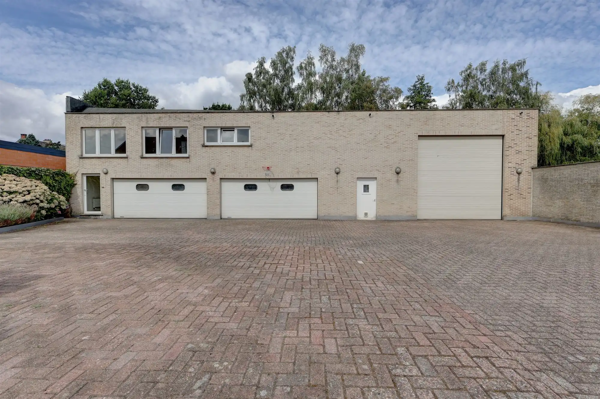 Opslagloods met polyvalente ruimte in Ranst foto 2